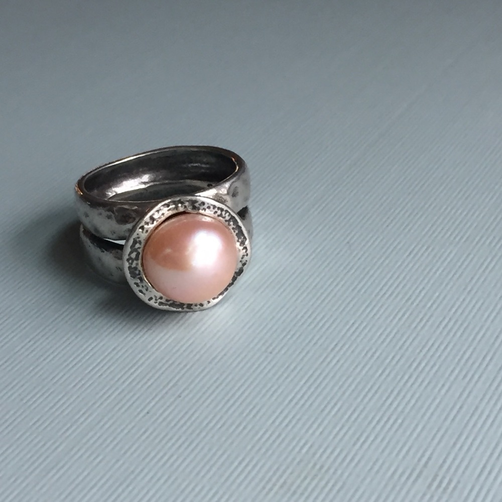 Hammered Sterling silver & natural pearl ring 7